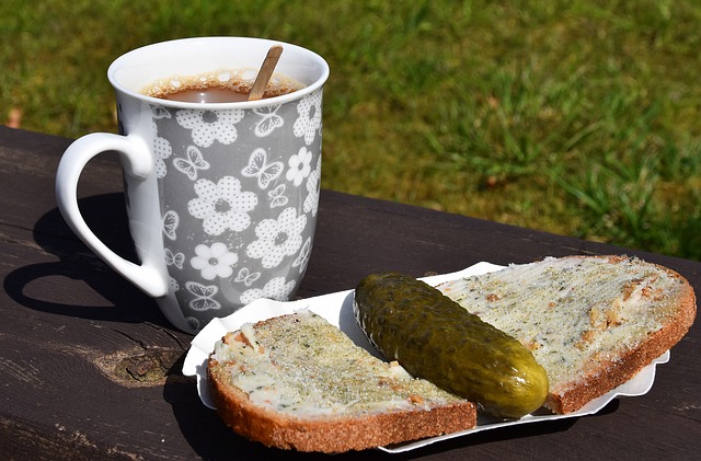 通过其灵活 通过其灵活